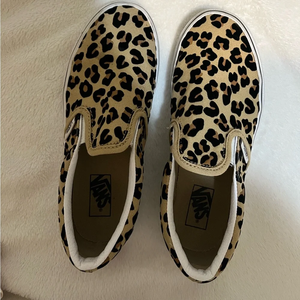 VANS - Picture 2 of 4